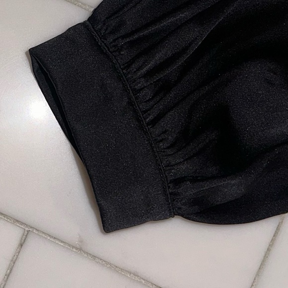 Ramy Brook silk v-neck long sleeve blouse. - Picture 4 of 6